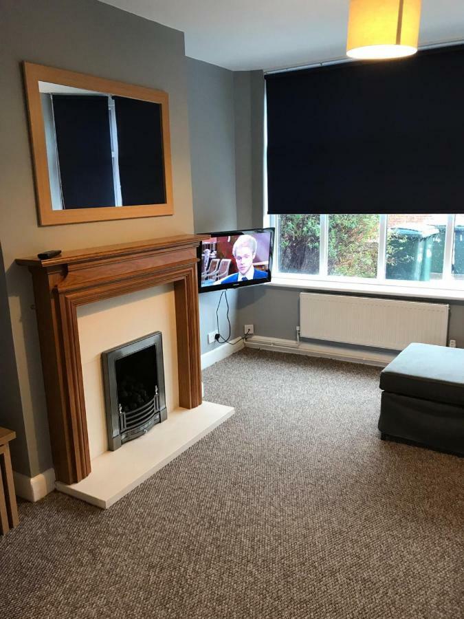 Wyken House - 3 Bedroom House - Sleeps 5 Holiday home