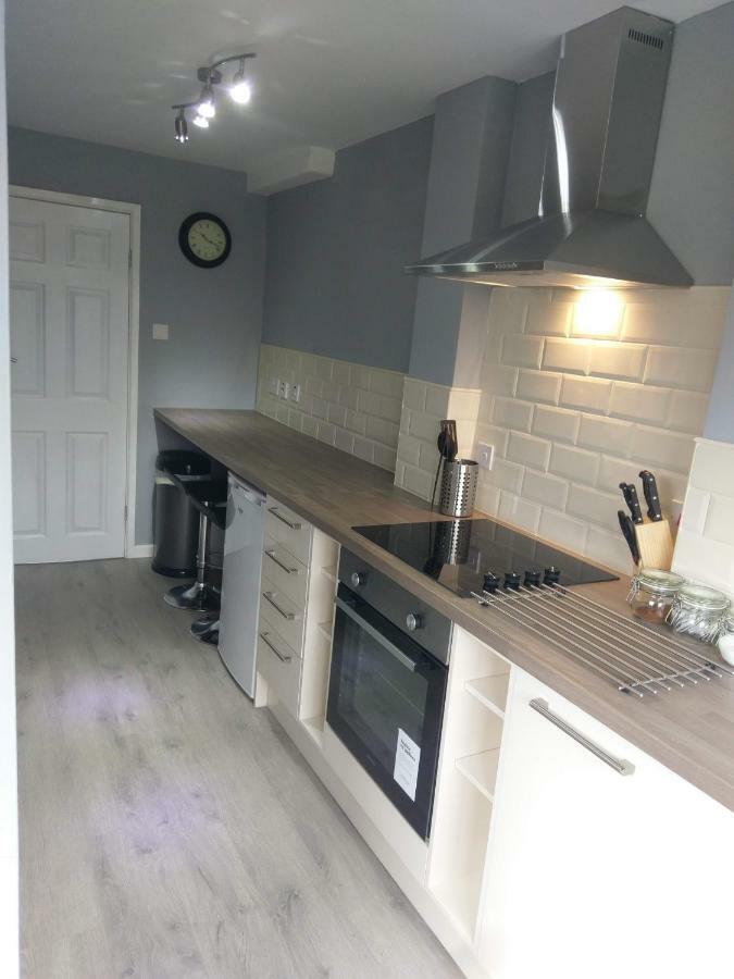 Wyken House - 3 Bedroom House - Sleeps 5 Holiday home *