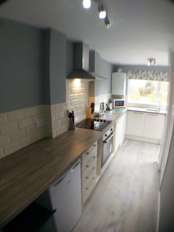 Wyken House - 3 Bedroom House - Sleeps 5 Holiday home